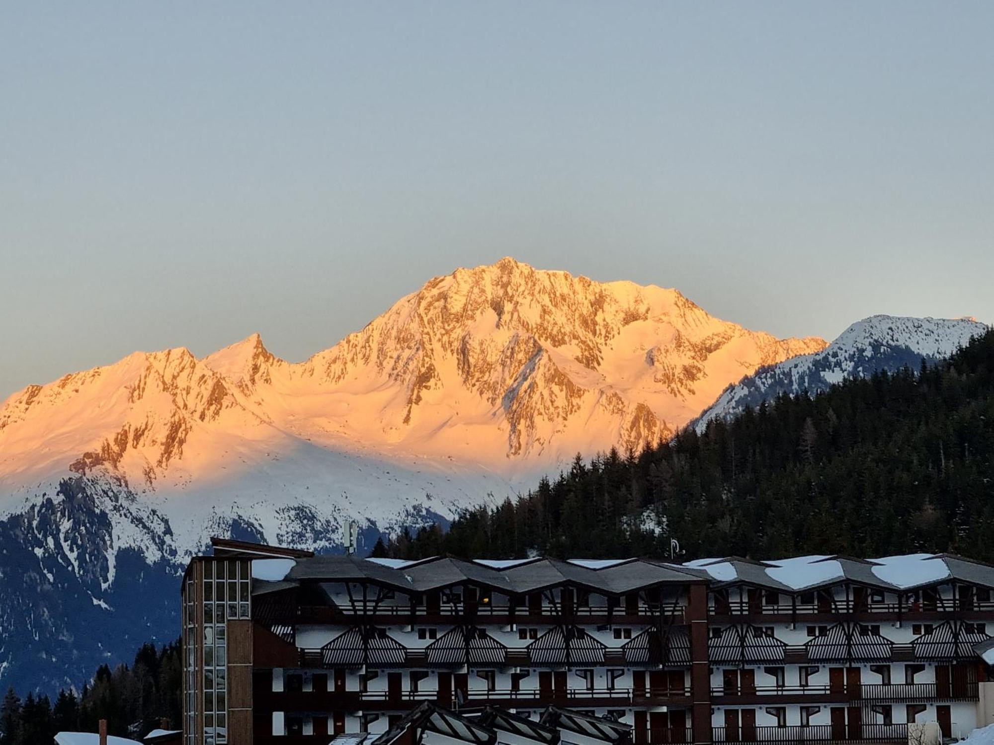 La Tania Kalinka Duplex Apartment Luaran gambar